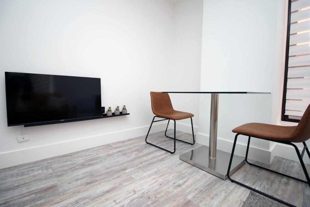 Kingsbridge Point - Cosy One Bed Apartments Near Town Centre, Swindon Esterno foto